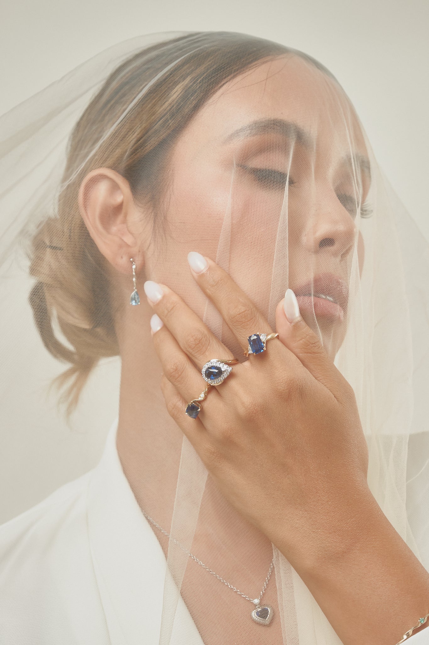 18ct White/Yellow Gold Pear Ceylon Sapphire ‘Torsion’ Ring
