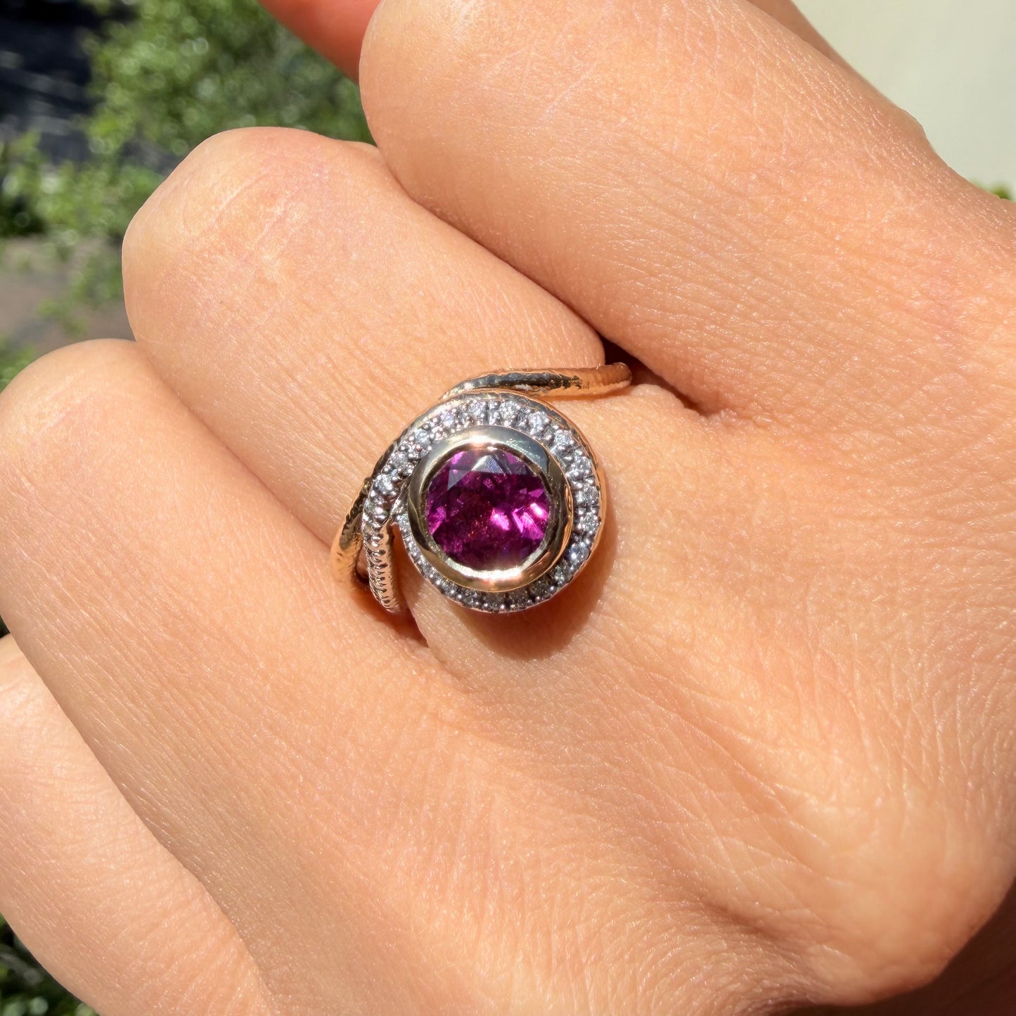 18ct Yellow Gold Garnet & Diamond ‘Torsion’ Ring